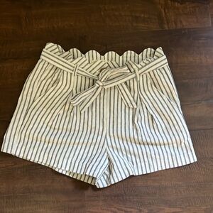 Striped Scallop paper bag shorts